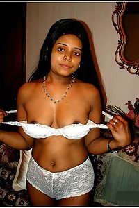 Indian Babe Neha Stripped Nude For Boyfriend