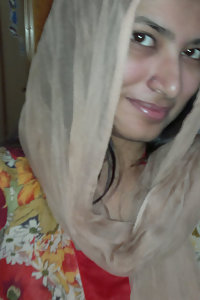 Sexy Indian Muslim Girl Taking Nude Selfies