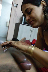 Indian Bhabhi Erotic Handjob Sex Pictures