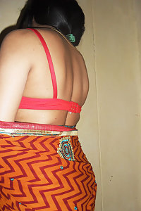 Bhabhi XXX Porn Pictures & Mature Indian MILF
