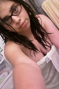 Indian school girl shower taking her naked pics