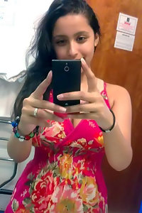 Hot Indian Asiya Showing Big Boob