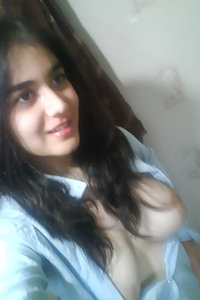 Sexy Indian Young Sexy Indian GF's Nude Exposing Her Milky Boobs