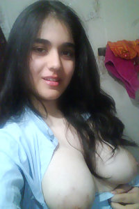 Sexy Indian Young Sexy Indian GF's Nude Exposing Her Milky Boobs