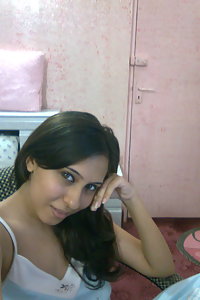 Desi Hot Girl AnuRadha Lying Naked Bedroom Pics