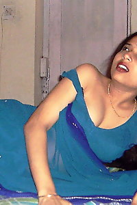 Desperate Indian Bhabhi Shraddha Saree Stripped Nude