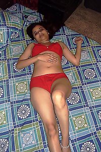 Desperate Indian Bhabhi Shraddha Saree Stripped Nude