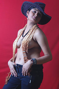 Indian Babe Kavya Erotic Photoshoot