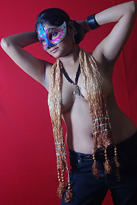 Indian Babe Kavya Erotic Photoshoot