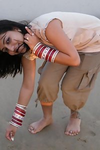 Young Mian Biwi Ki Suhaag Raat Chudai Images