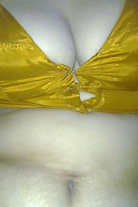 Sexy Indian Housewife Afshan Naked Photographs Leaked