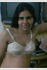 Horny Paki Slut Shaista Naked Beauty Exposed