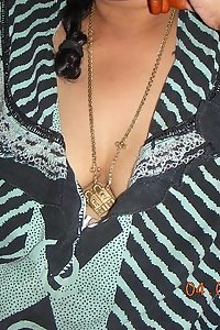 Indian Aunty Sehrish Showing Big Boobs