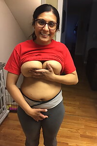 Horny Mature Desi Big Boobs Bhabhi Nude Photos