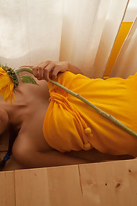 Juicy Indian Girl Vijaya Singh HD Nude Images