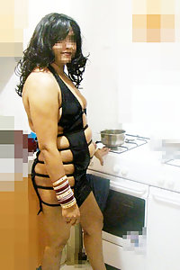 Indian Bhabhi Vishakha Looking Like Slut