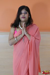 Rupali Bhabhi Sexy Pink Sari Porn Pictures