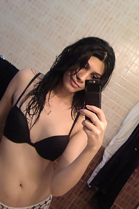 Sweet Indian Babe Natasha Taking Her Nude Selfies