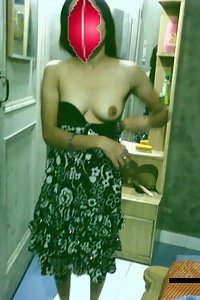 Indian Bhabhi Rama Wants To Play Dildo