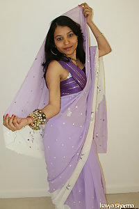 Indian Babe Sari Secret Porn Photos