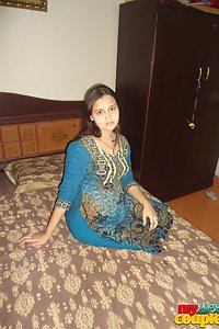 Pregnant Indian Wife Sonia Naked