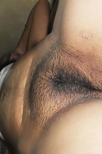 Bhabhi Porn Photos Showing Off Her Big Ass