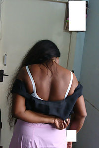 Indian Mallu Bhabhi Radha Showing Her Pussy