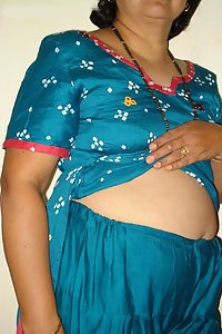 Mature Indian Aunty Laying Nude For Husband