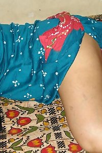 Mature Indian Aunty Laying Nude For Husband