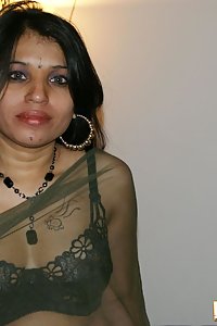 Gujarati Big Tits Indian Hottie Kavya Nude