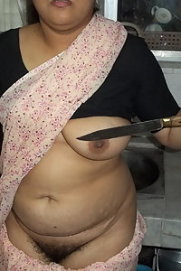 Mature Indian Aunty Posing Nude Kitchen