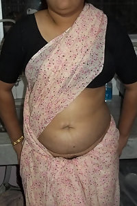 Mature Indian Aunty Posing Nude Kitchen