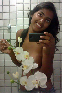 Indian Girl Shower Capturing Her Naked Pics