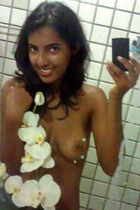 Indian Girl Shower Capturing Her Naked Pics