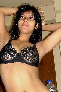 Bengali Housewife showing milky boobs