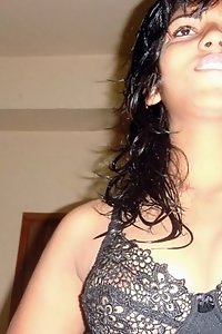 Bengali Housewife showing milky boobs